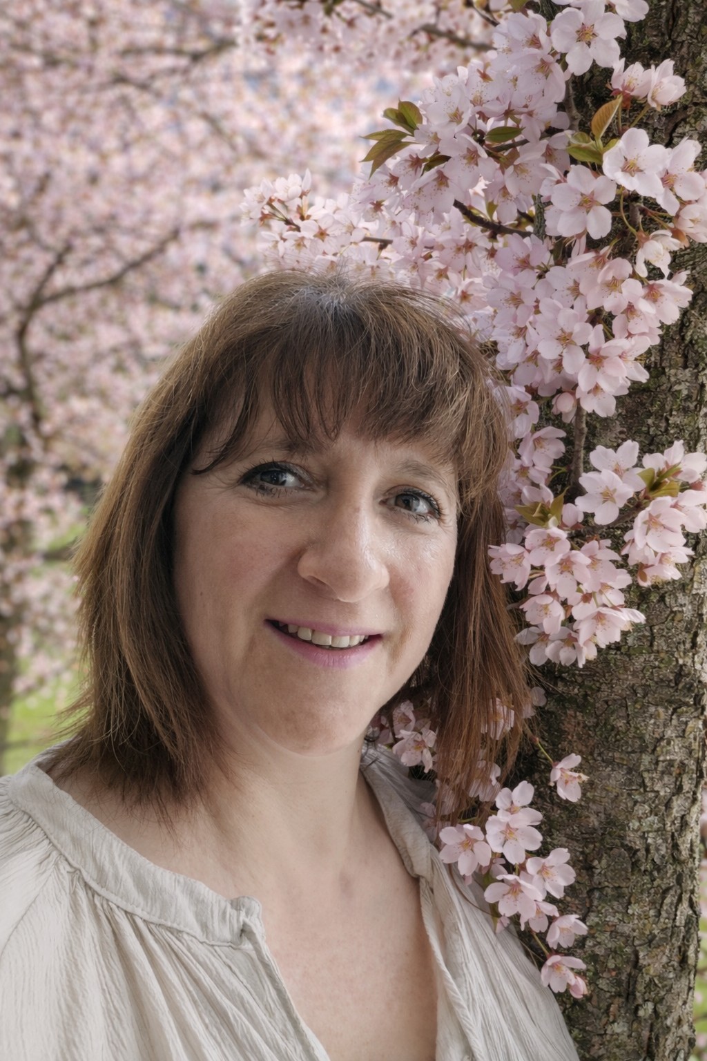 Anja bei Kirschblüten